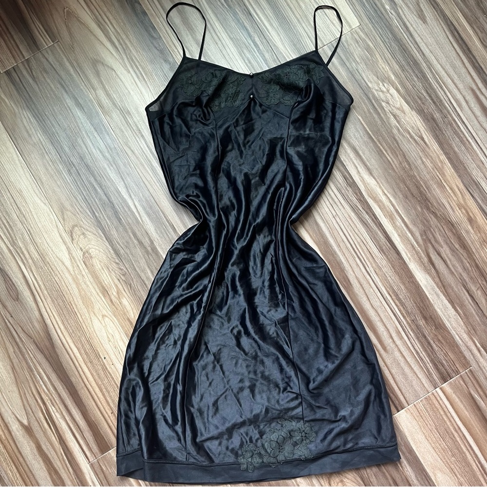 Sexy 60s Silhouette Vintage Nightgown with Floral Appliqués